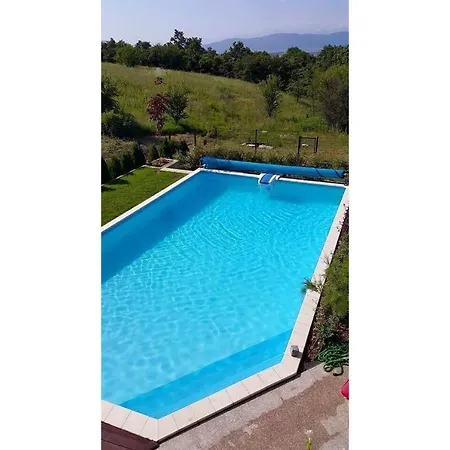 ☆ Horizont ➫ Breakfast☆pool☆sauna☆jacuzzi☆ Апартамент Ихтиман